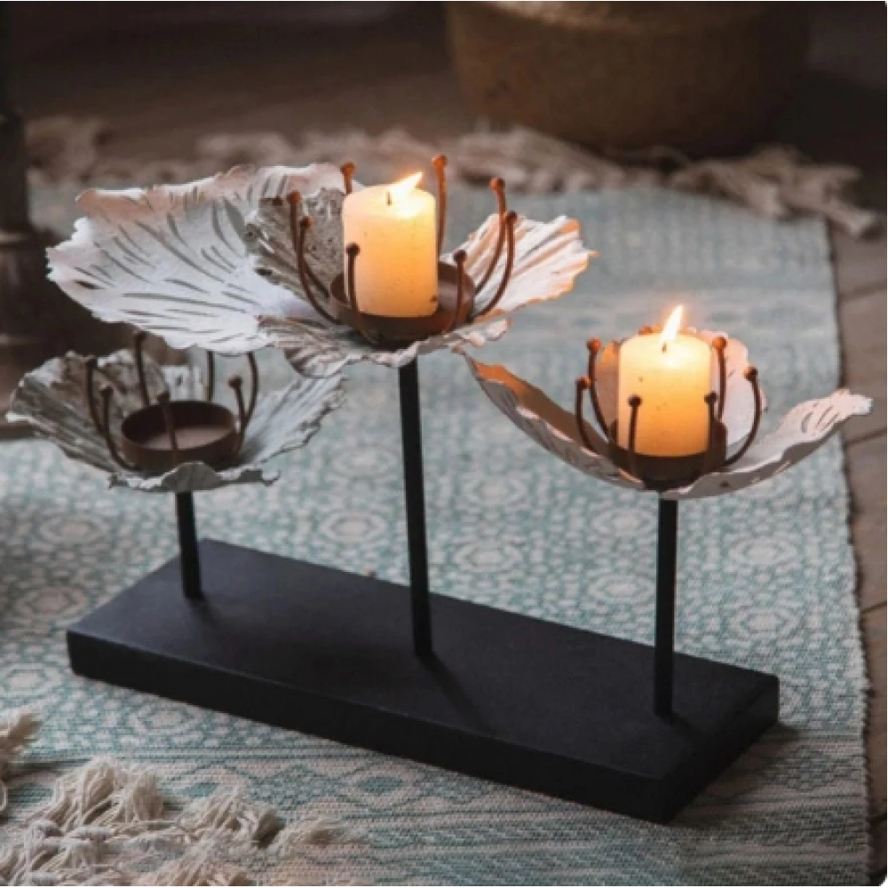 Elegant Flower Candle Holders Birthday Metal Candlestick Living Room Decoration Ornaments Home Furnishing Articles Accessory